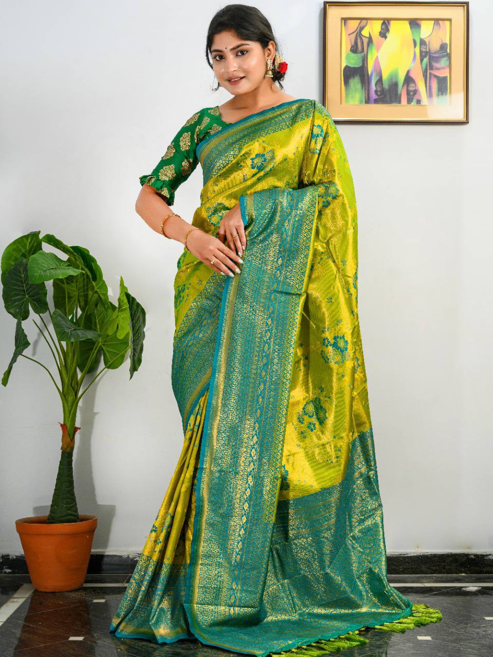 HEAVY GOLDEN CONTRAST BIG WEAVING BORDER SAREE