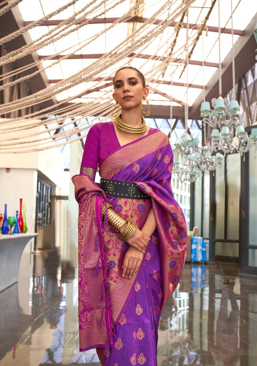 HANDLOOM WEAVING SILK SAREES