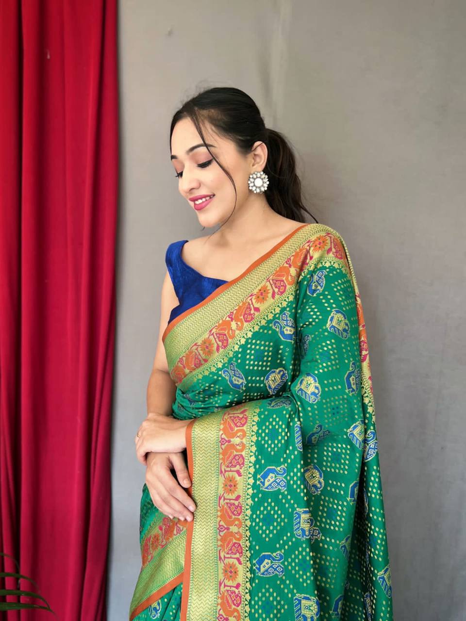 Green Pure Kachii Patola Silk Saree With Rich Pallu