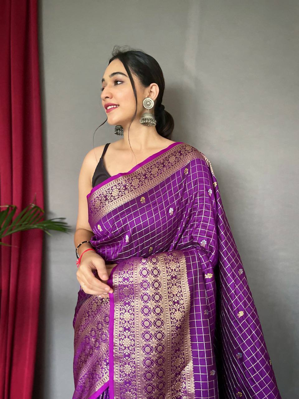 Purple Heavy Gold Big Jacquard Weaving Border Handloom Saree