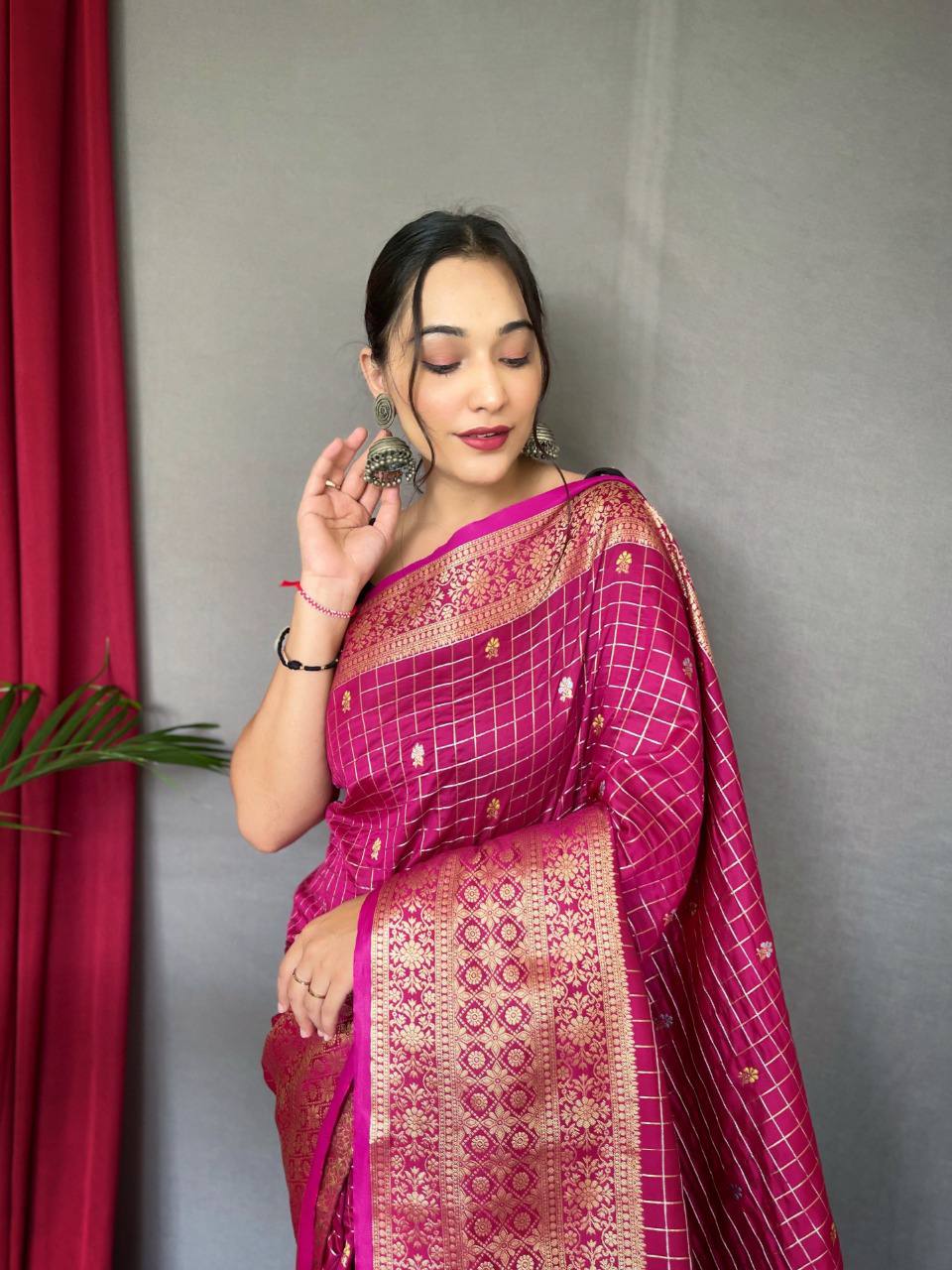 Rani Heavy Gold Big Jacquard Weaving Border Handloom Saree