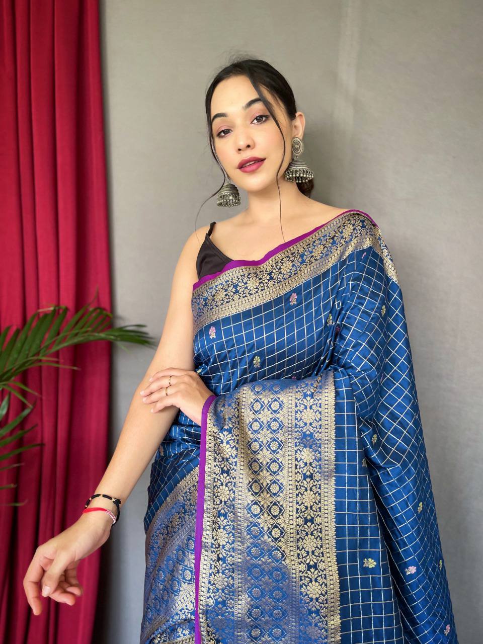Aqua-Blue Heavy Gold Big Jacquard Weaving Border Handloom Saree