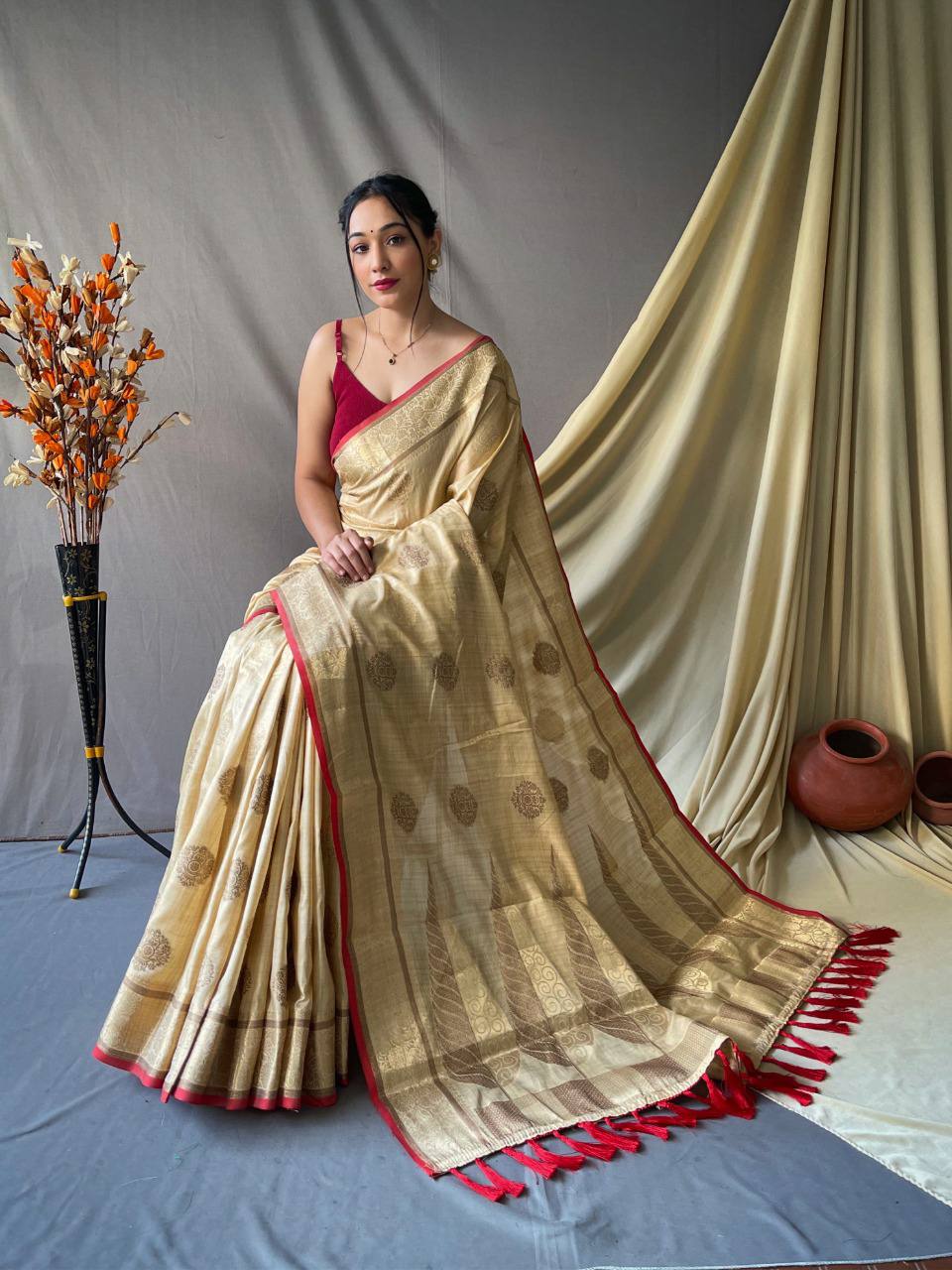 Cream Pure Cotton Linen Saree With Copper And Gold Zari Mottifs