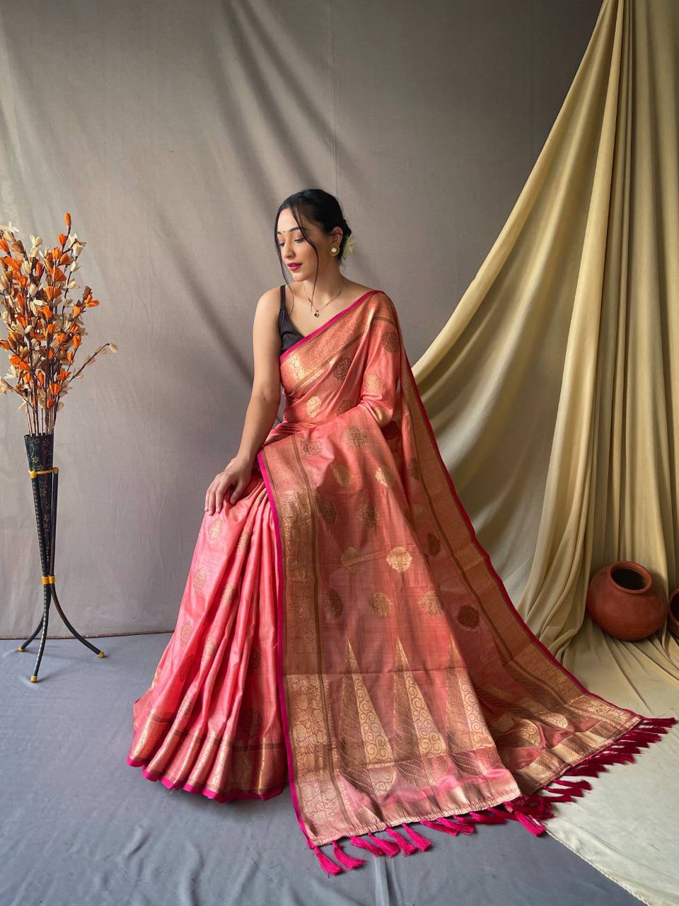 Pink Pure Cotton Linen Saree With Copper And Gold Zari Mottifs