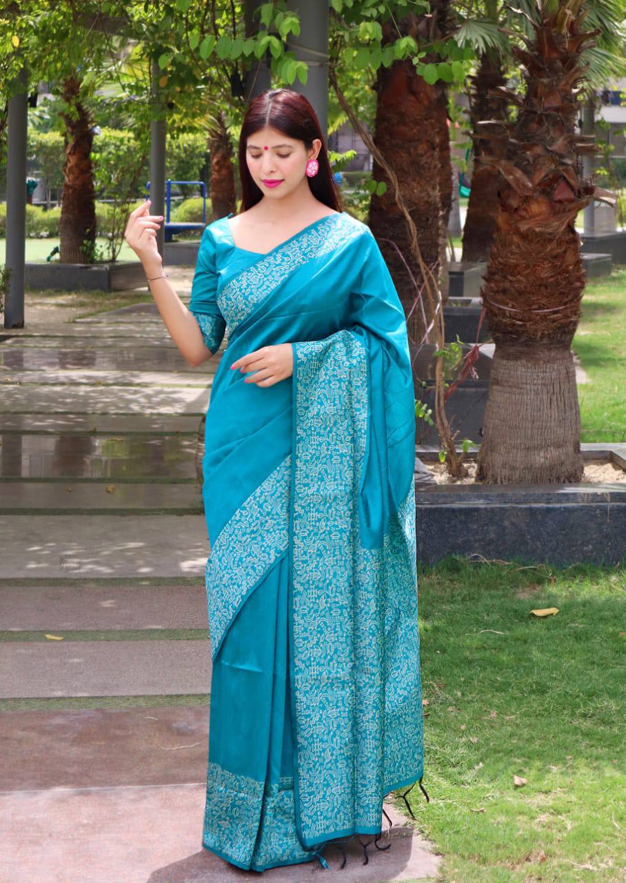 Rich Pallu Row Silk Weaving Work With Stylish Look