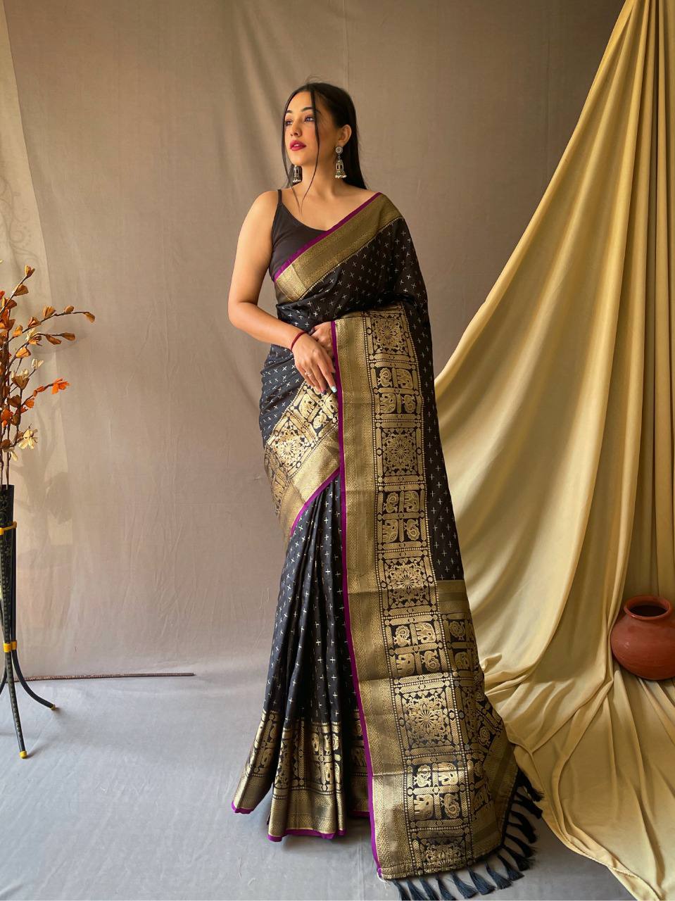 SUPERB ANTIQUE WEAVING USED IN THIS HANDLOOM SAREES