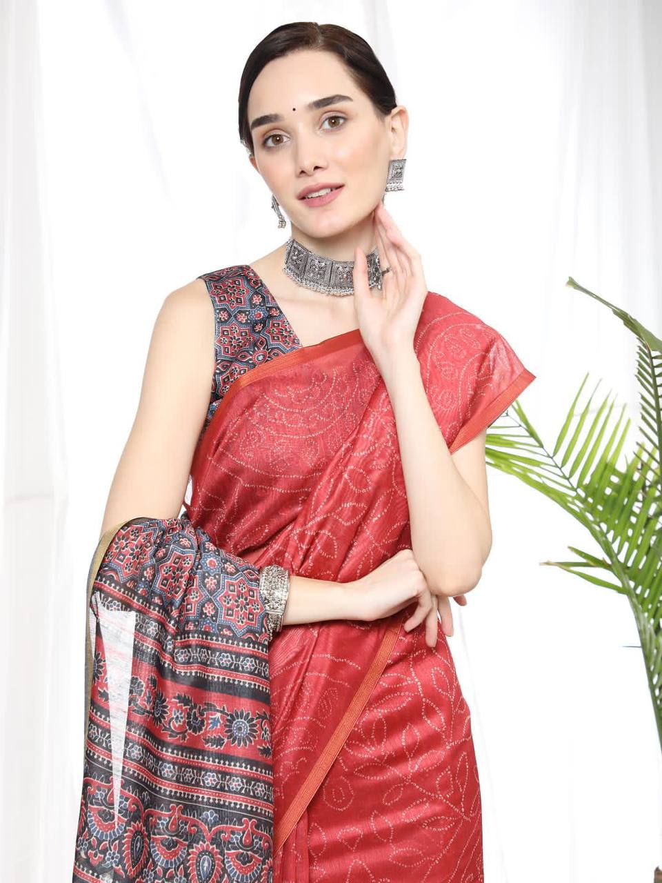 Red Soft Linen Cotton Saree With Beautiful Bandhani